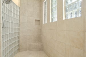  Photo 32