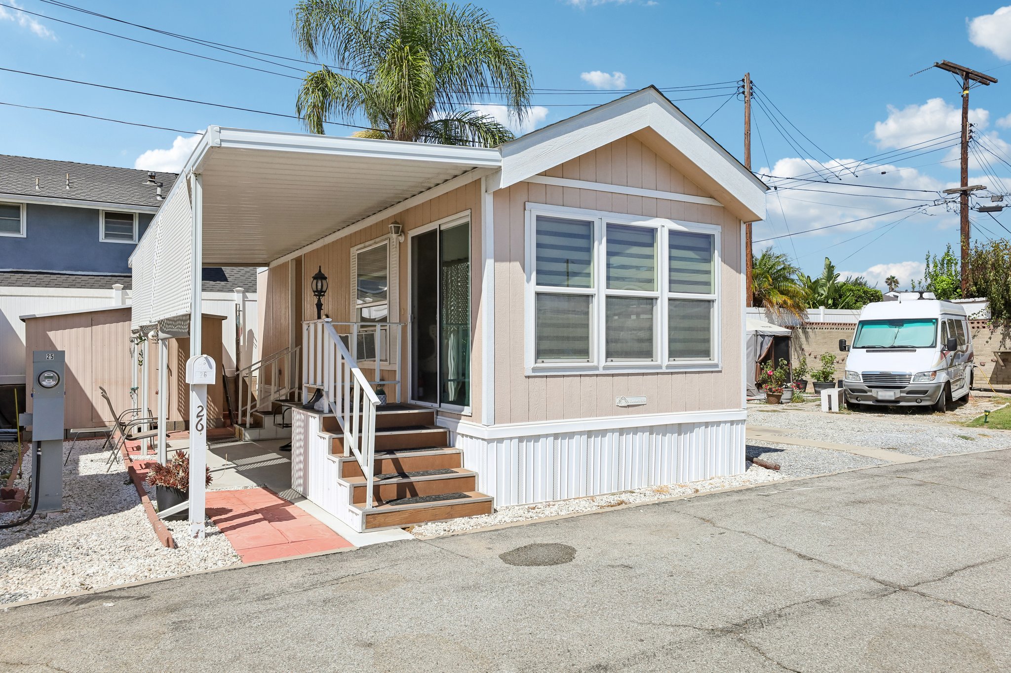 Eshelman Ave 26-S2108-002.jpg