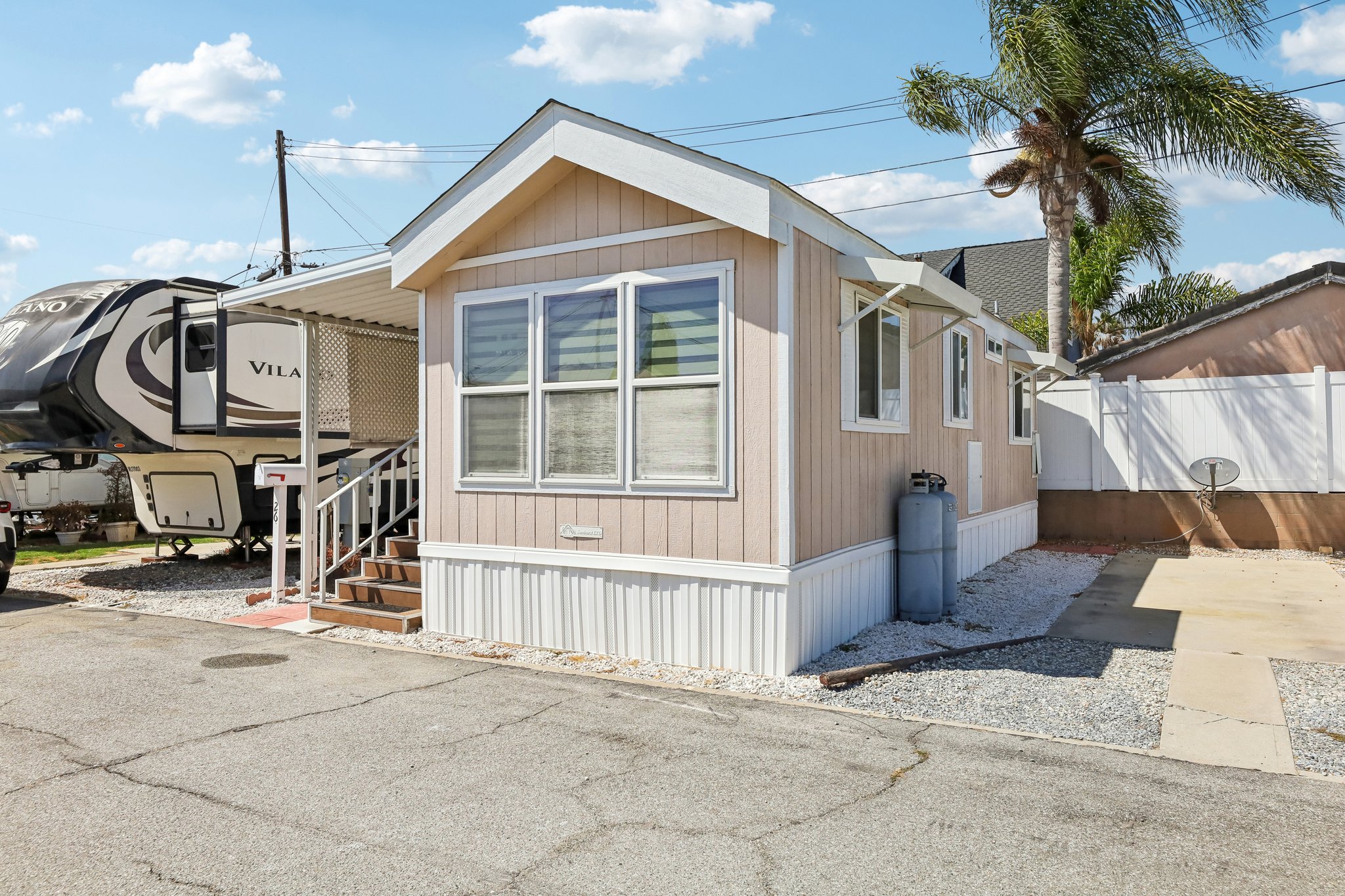 Eshelman Ave 26-S2108-003.jpg