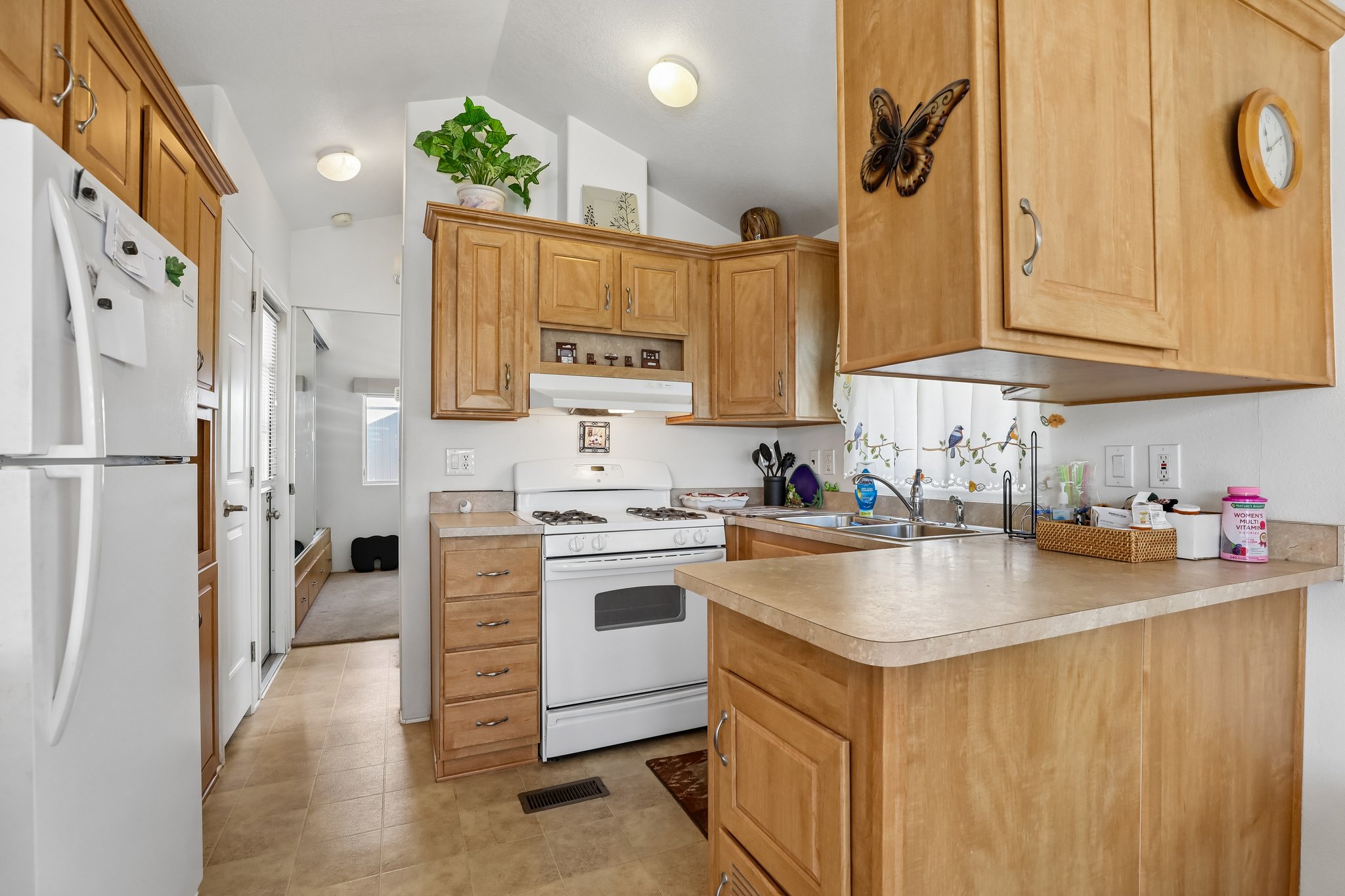 Eshelman Ave 26-S2108-007.jpg