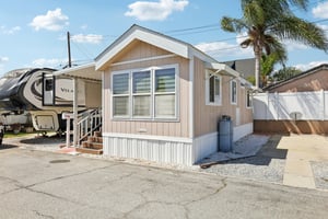 Eshelman Ave 26-S2108-003.jpg