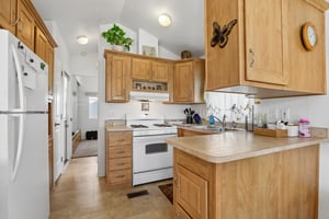 Eshelman Ave 26-S2108-007.jpg