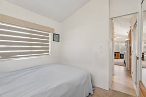 Eshelman Ave 26-S2108-011.jpg