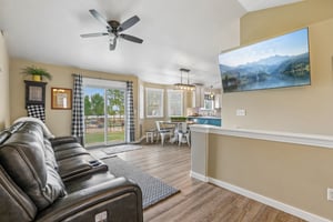 E Autumn Dr-S2204-011.jpg
