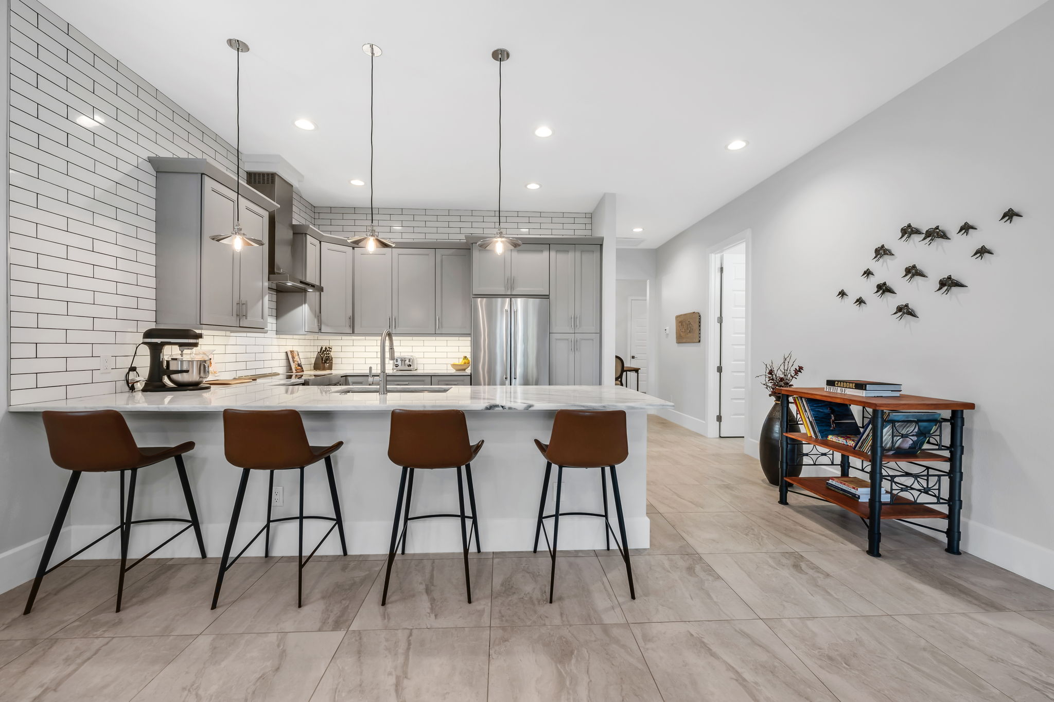 Breakfast Bar & Kitchen - View 2