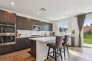 Yellowstone Wy-S1211-014.jpg