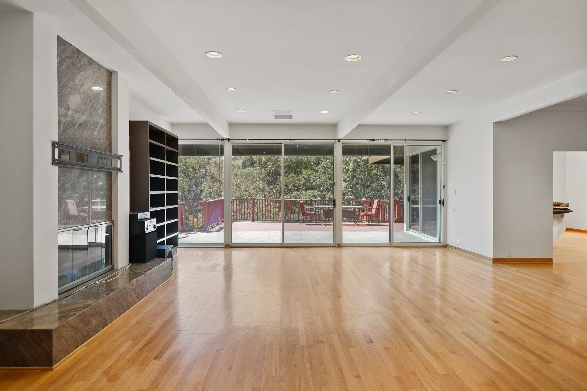 2469 Crest View Dr, Los Angeles, CA 90046, USA Photo 5