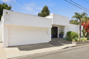 2469 Crest View Dr, Los Angeles, CA 90046, USA Photo 1
