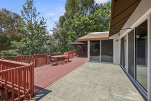 2469 Crest View Dr, Los Angeles, CA 90046, USA Photo 24