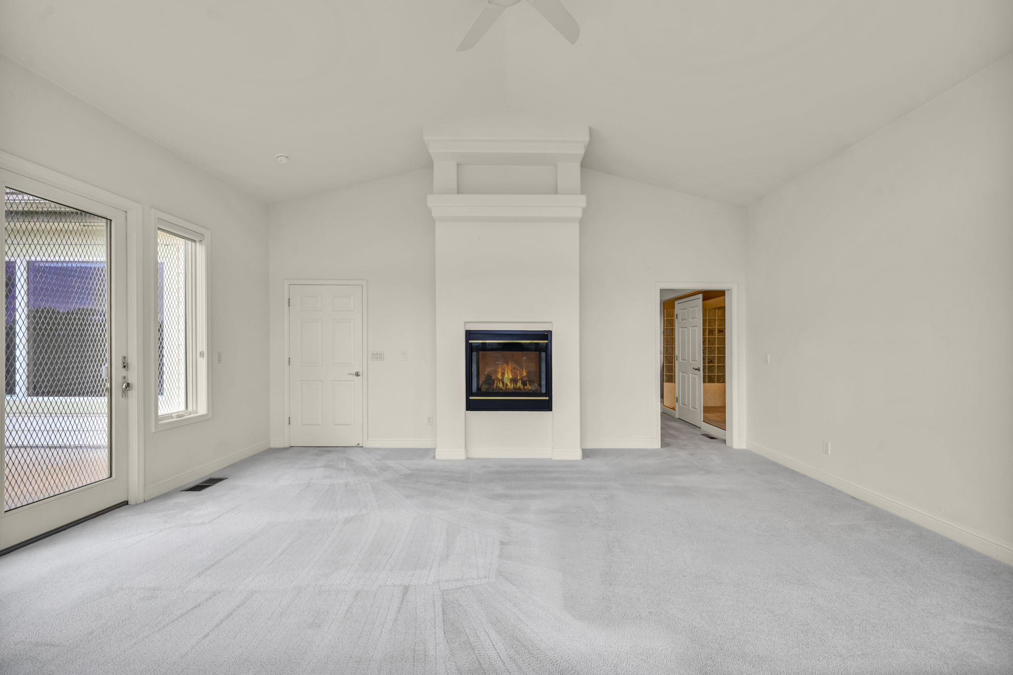  Photo 79