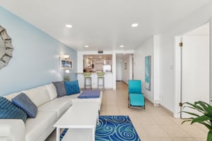 S Washington Ave 105C-006.jpg