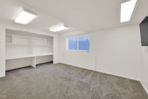  Photo 33