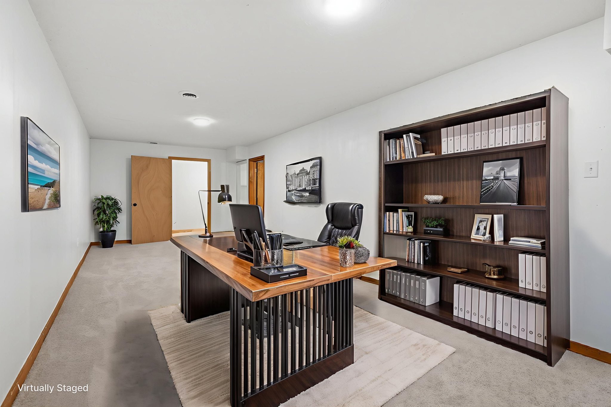 247_Goldenrod_Rd_024 virtually staged.jpeg