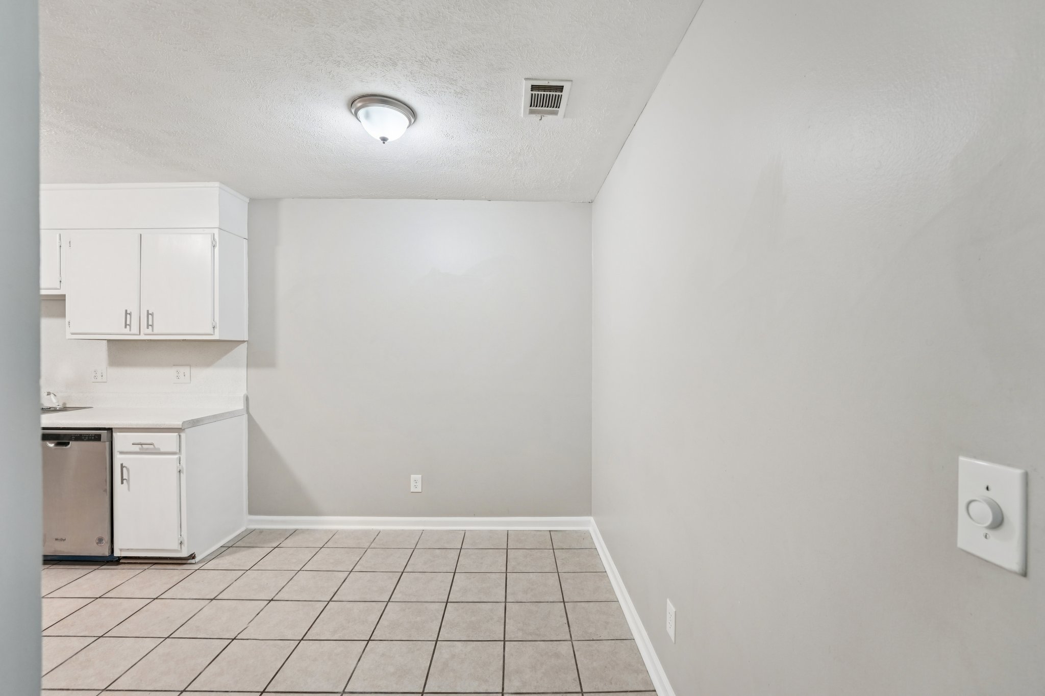 Kimberly Way SW 245-S2108-009.jpg