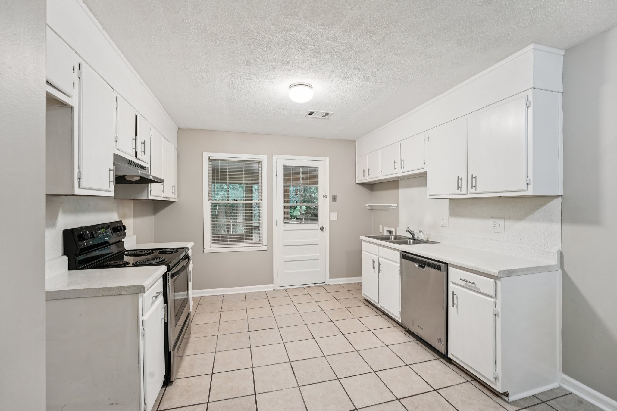 Kimberly Way SW 245-S2108-010.jpg