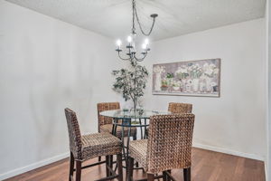 013_247 N Capitol Ave 