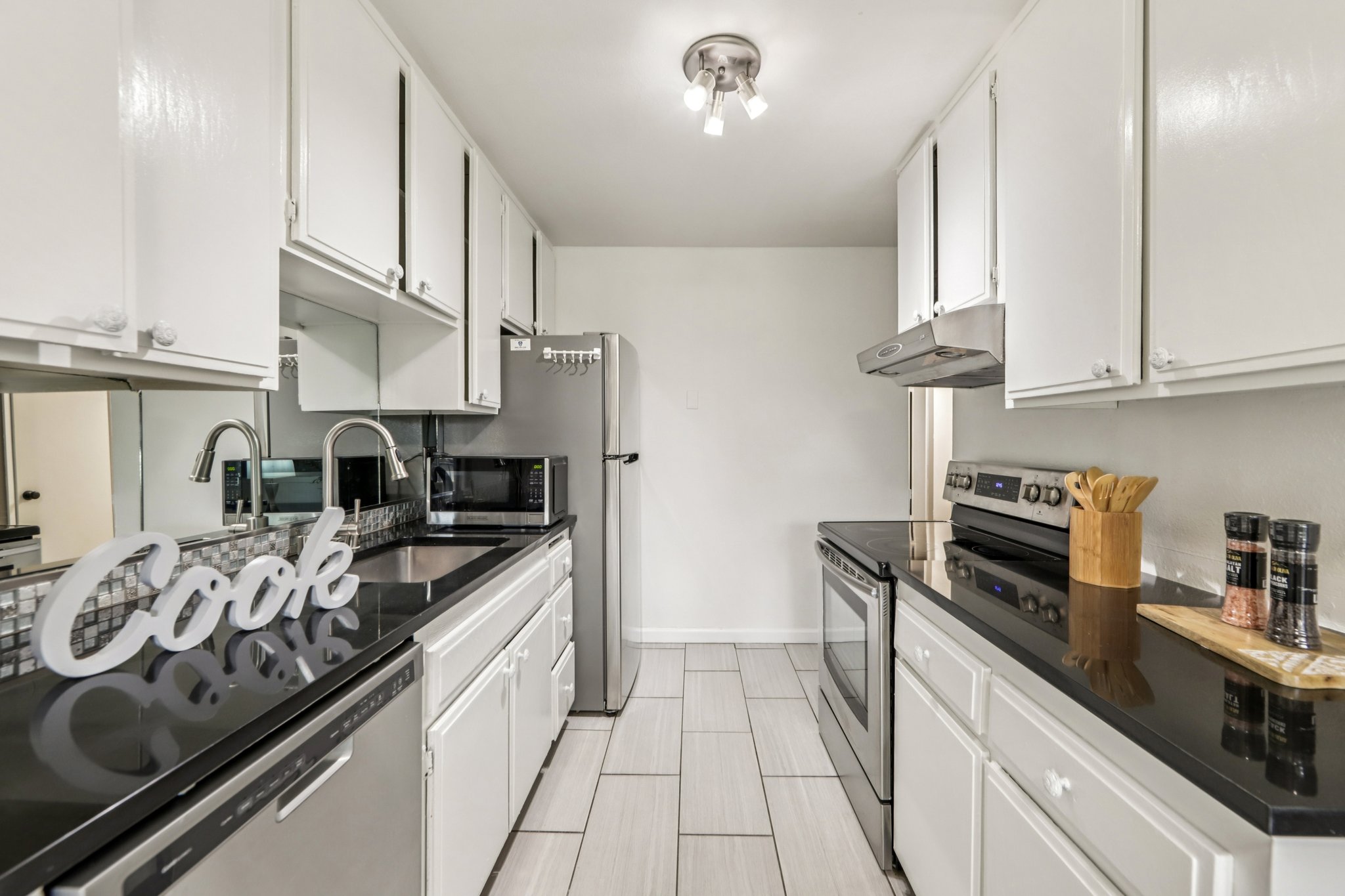 N Capitol Ave 245-S1311-011.jpg