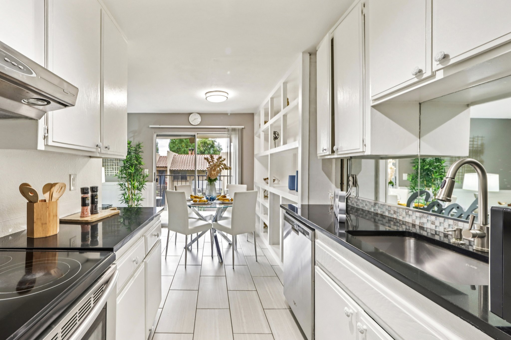 N Capitol Ave 245-S1311-016.jpg