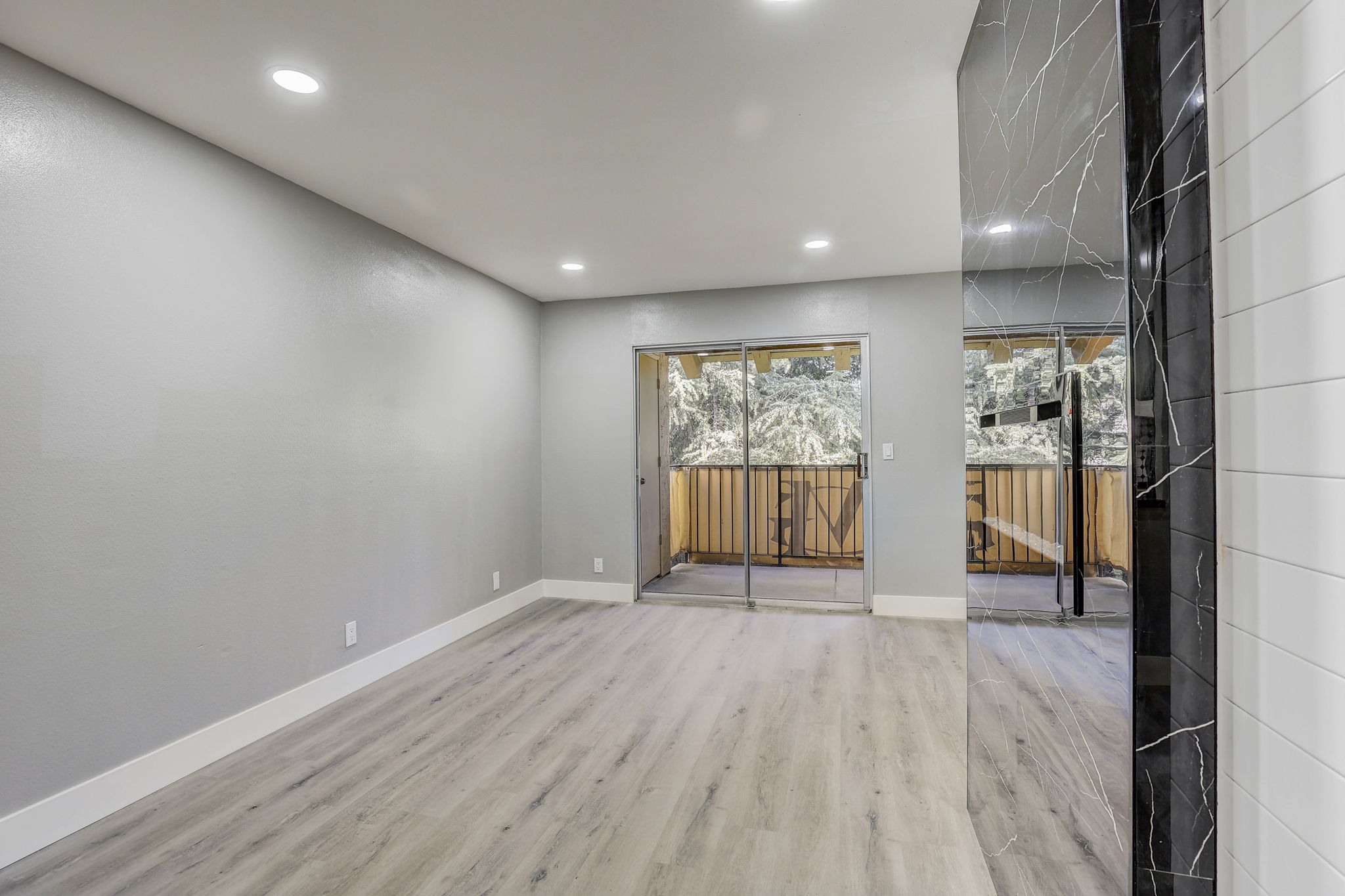 N Capitol Ave-010
