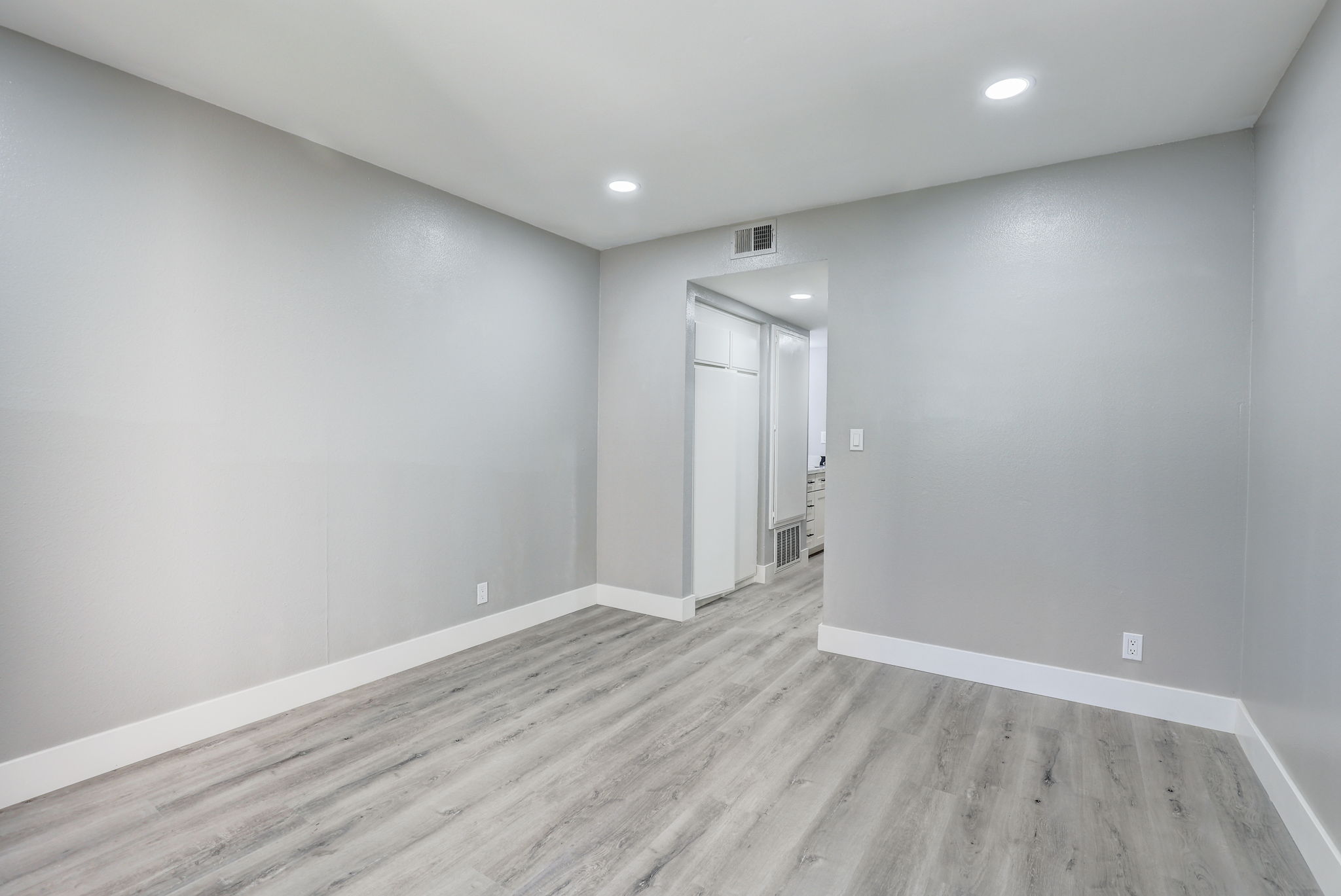 N Capitol Ave-027