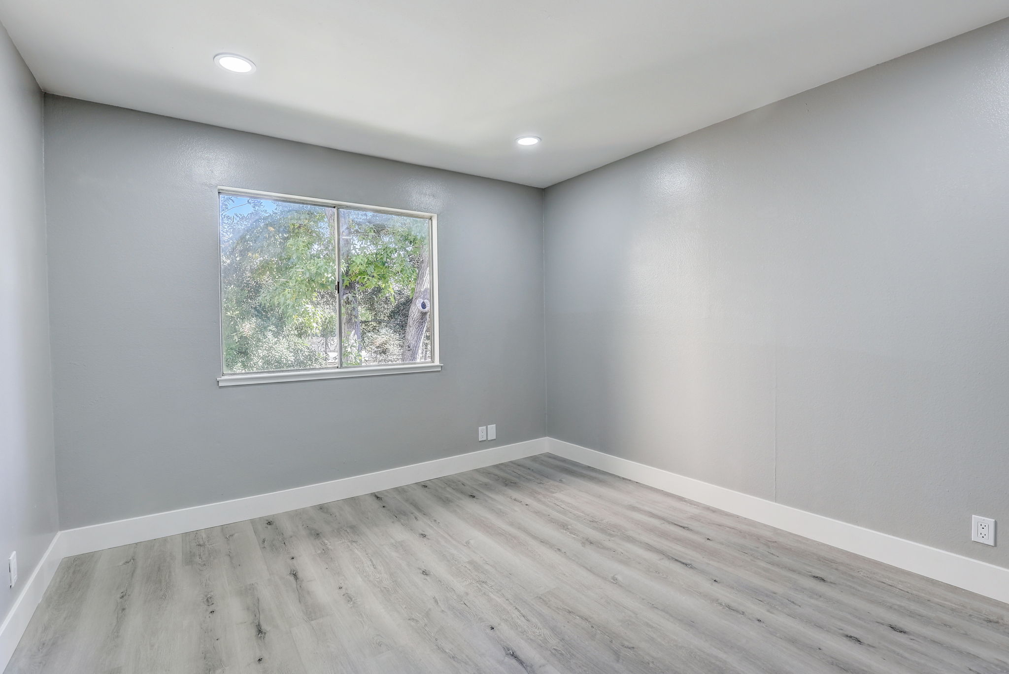 N Capitol Ave-026