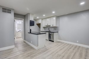 N Capitol Ave-012