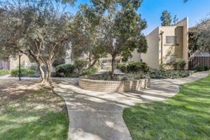 N Capitol Ave-001