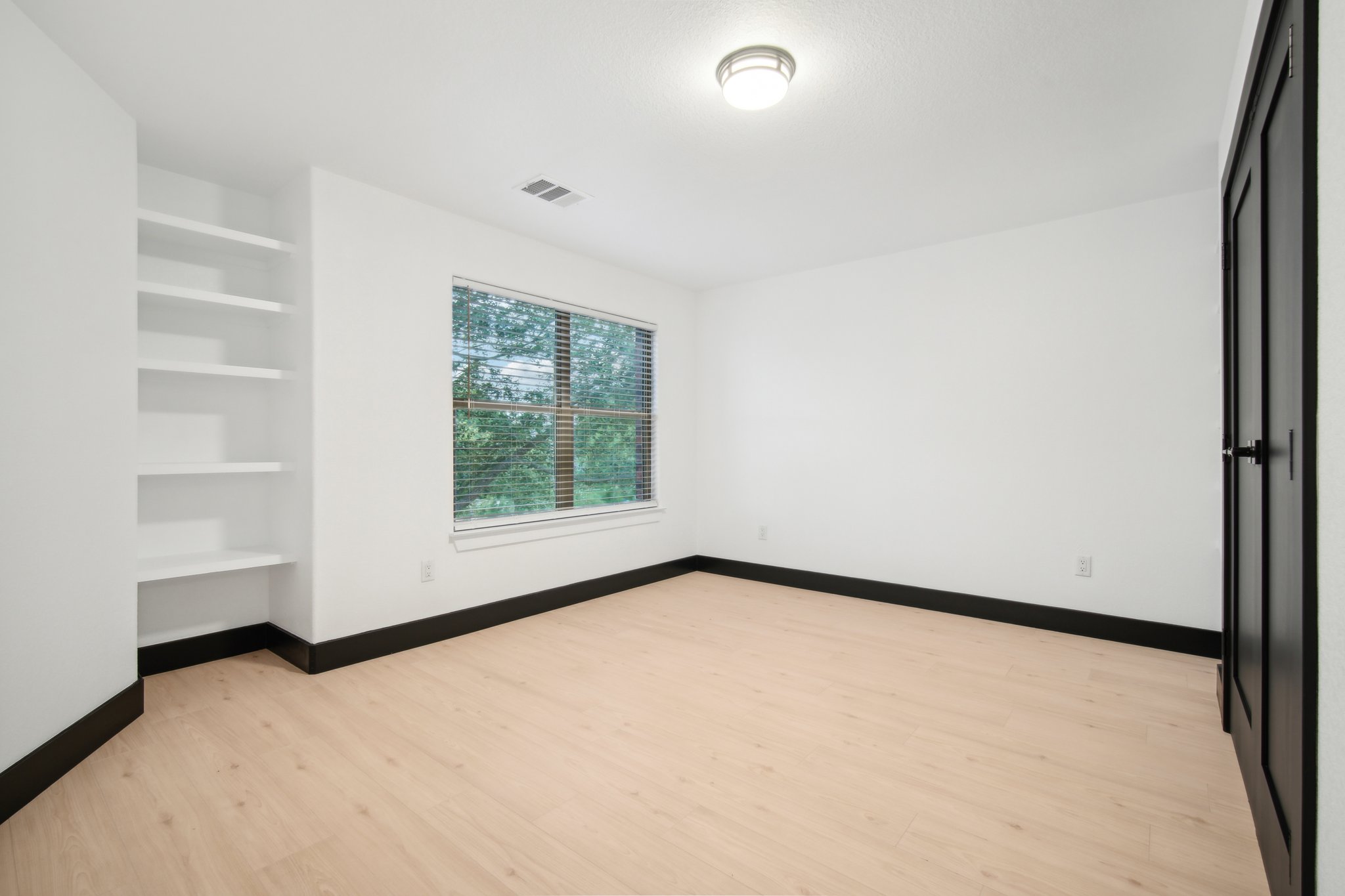 Woodlake Dr-024.jpg