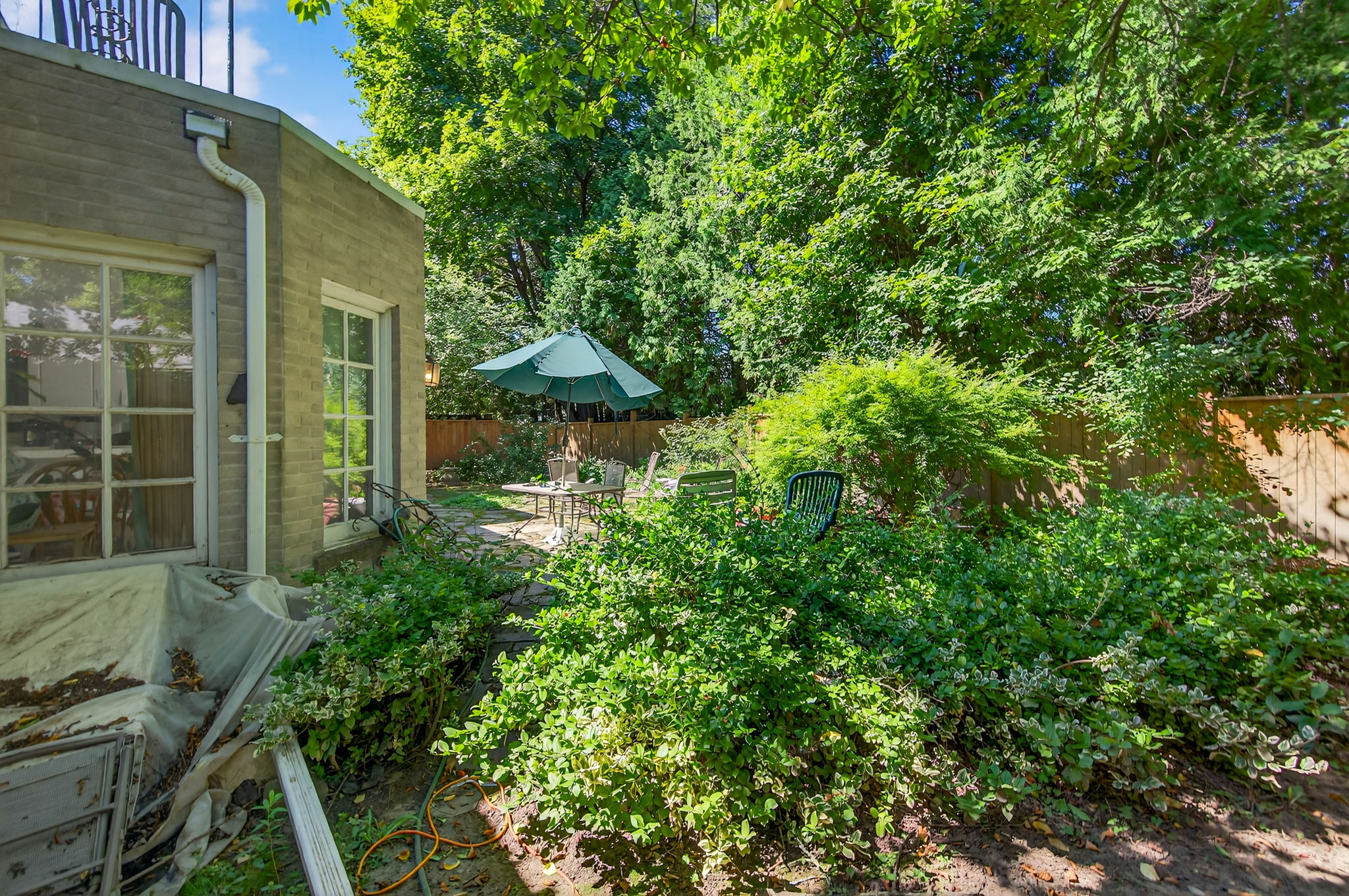 2472 Bayview Ave Toronto, ON M2L 1A7