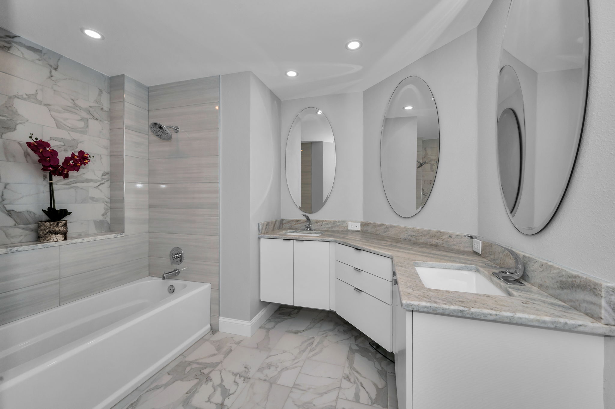 Master Bathroom1a