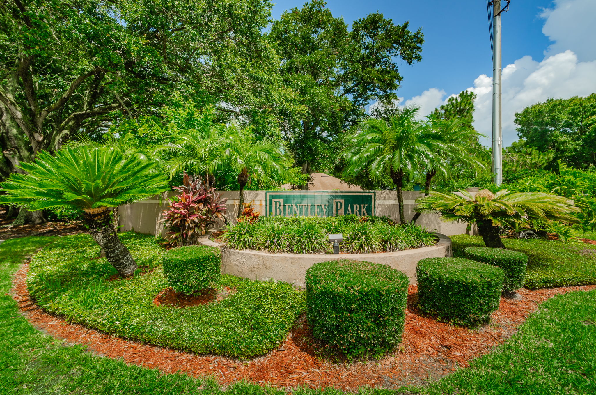 1-Bentley Park Sign