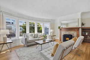 010_F8_2475 18th Ave