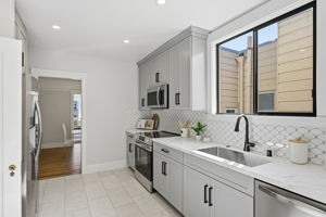 016_F8_2475 18th Ave