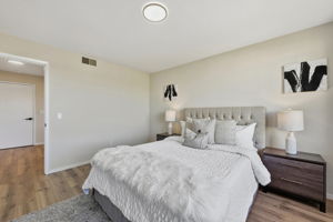 033_F8_2475 18th Ave