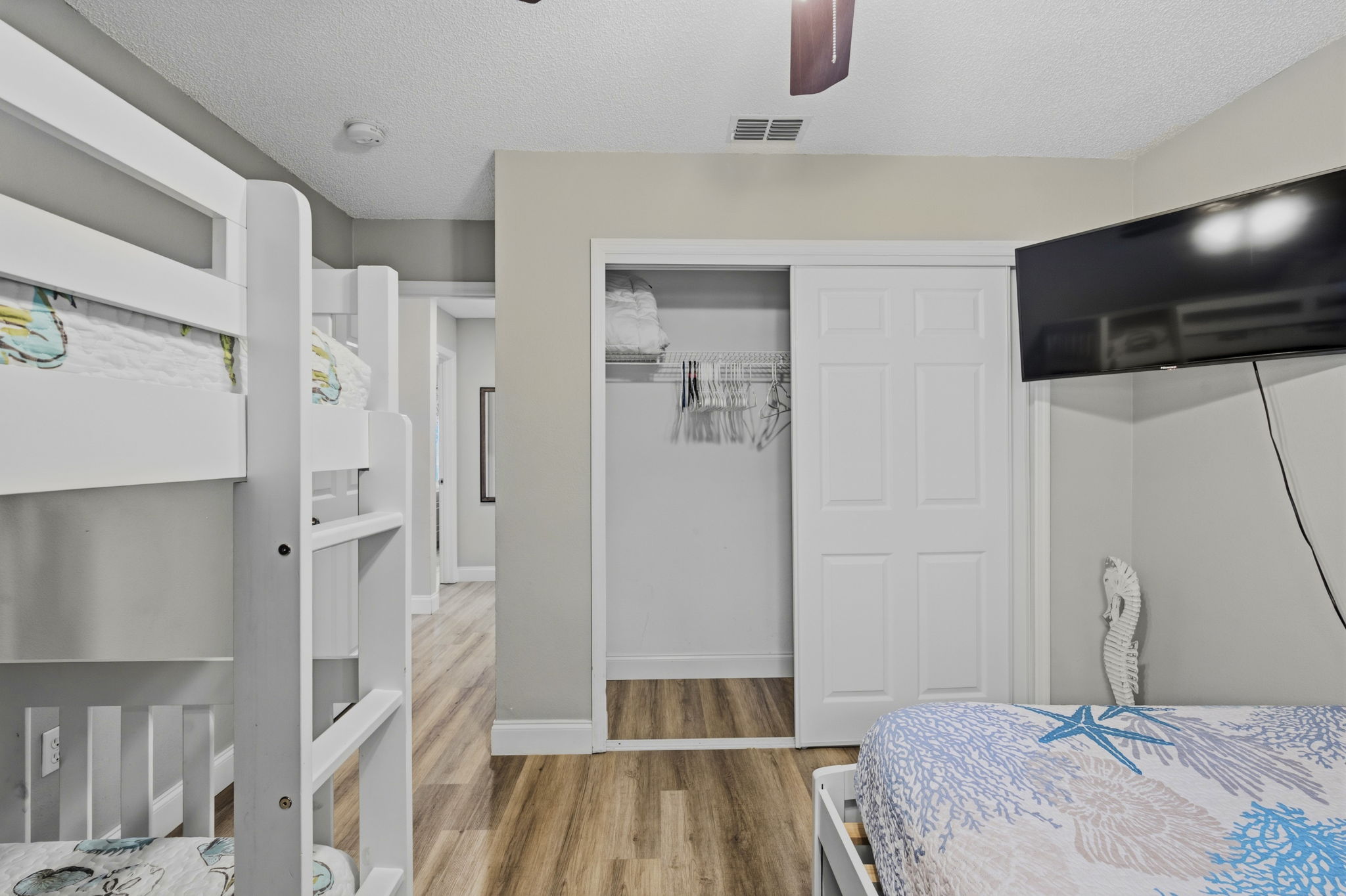 Interiors (19)