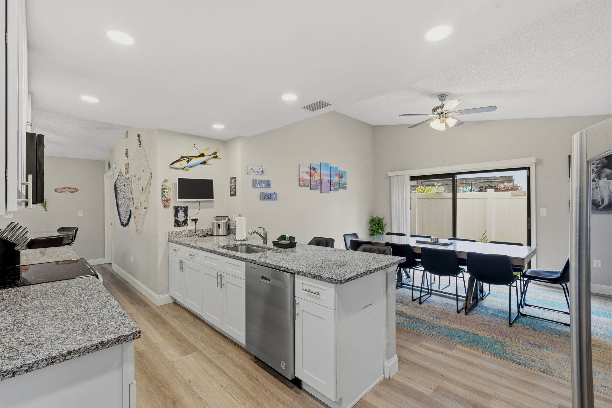Interiors (36)