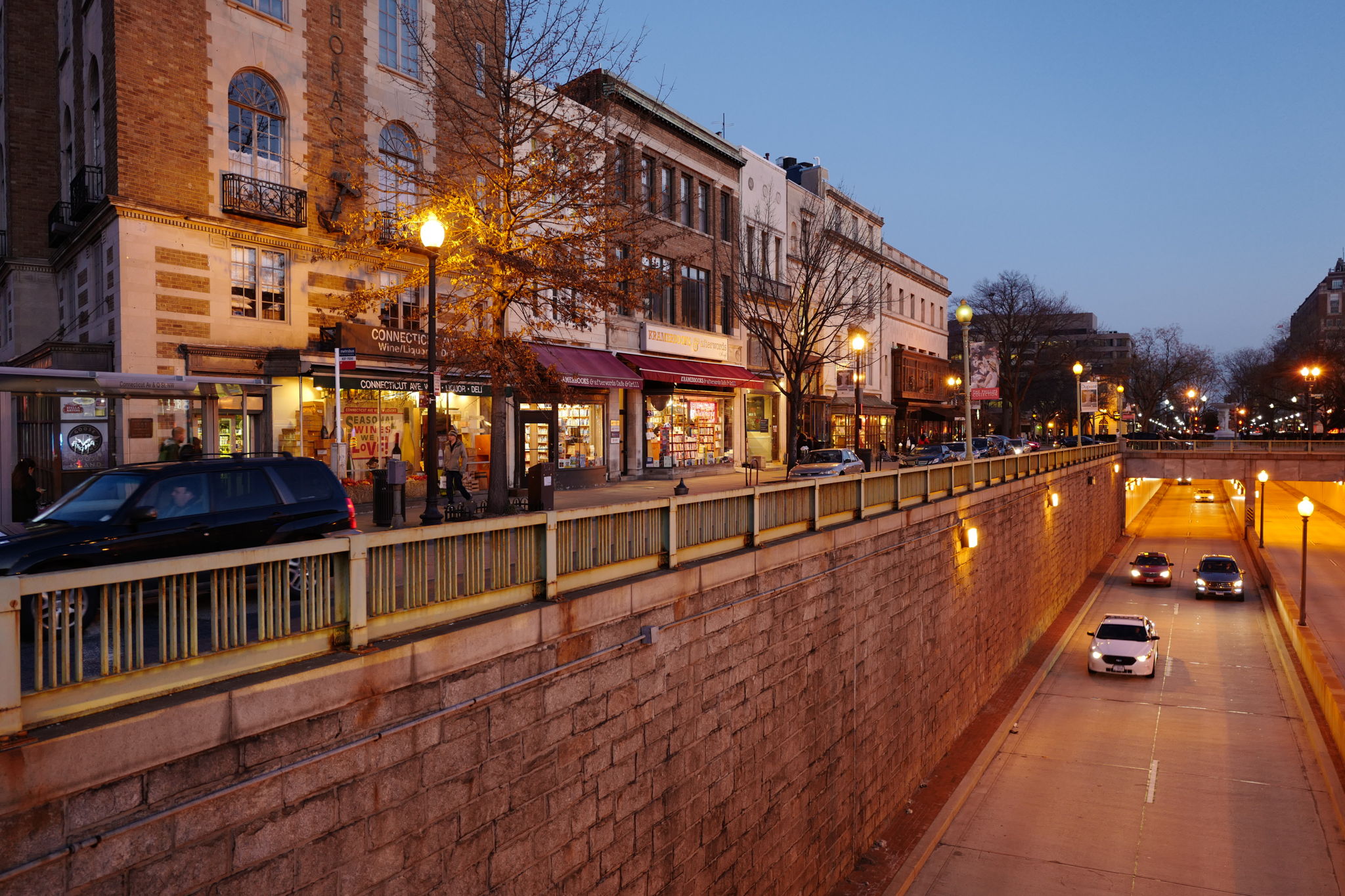 Close Proximity to Shops and Restaurants of Dupont