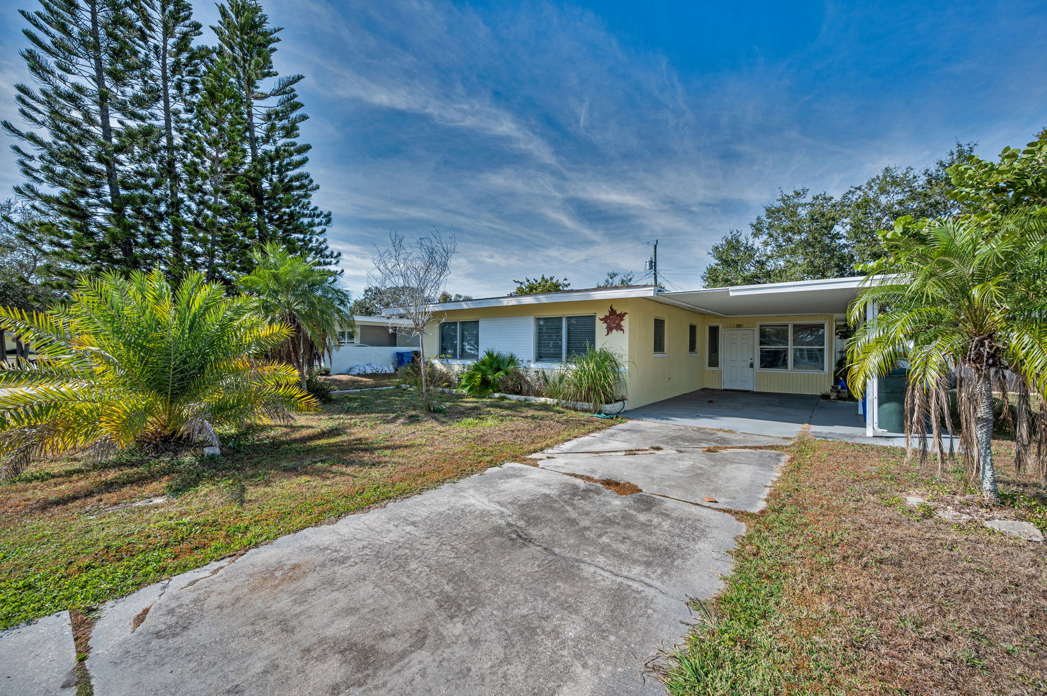 Front Exterior4