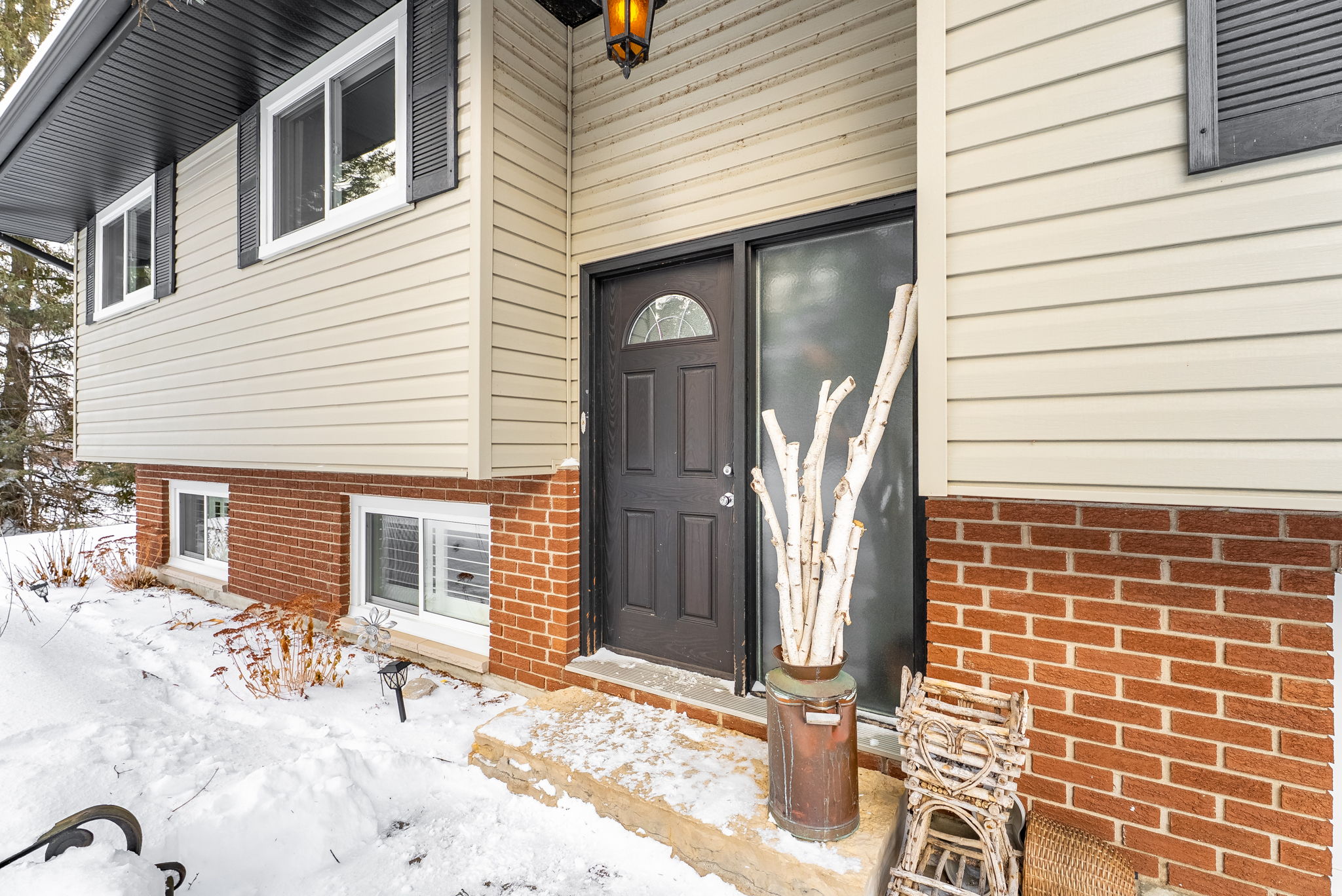 Front Porch/Entrance