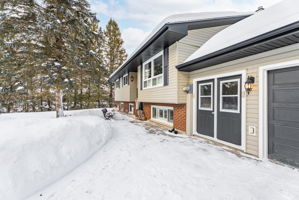 Front Porch/Entrance