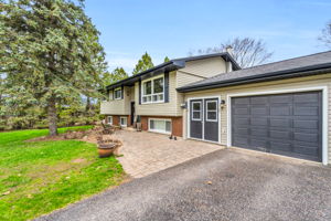 Front Porch/Entrance