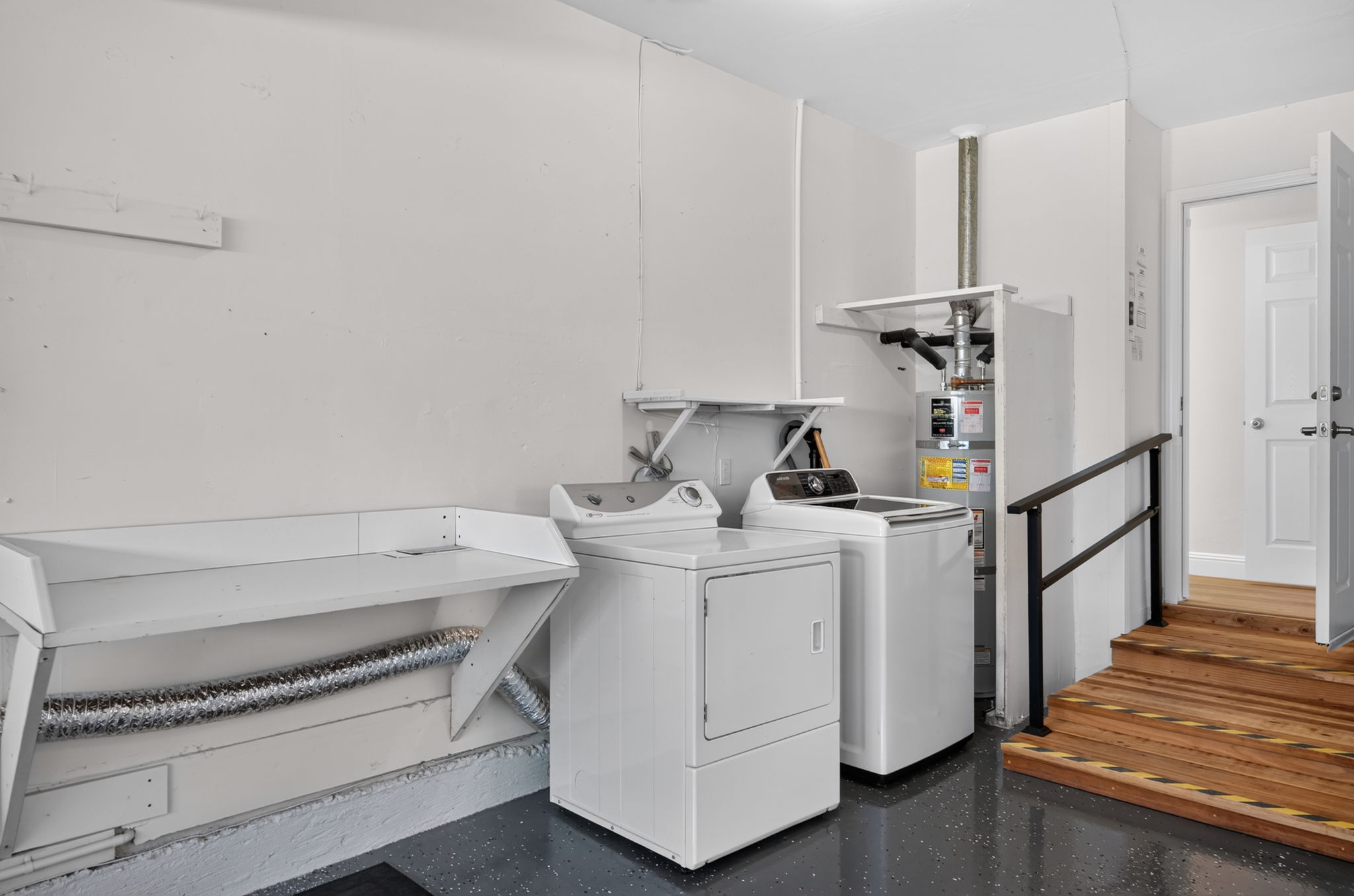  Photo 31