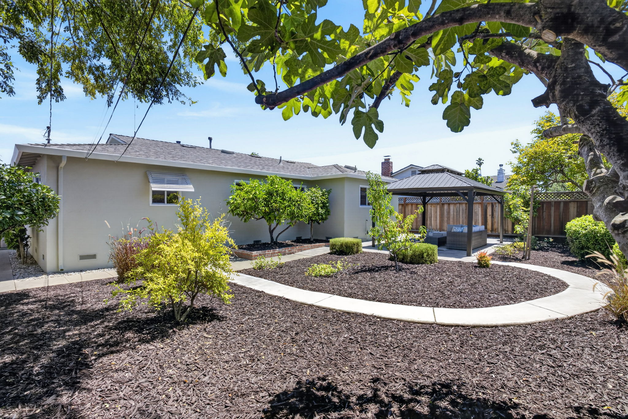  Photo 40