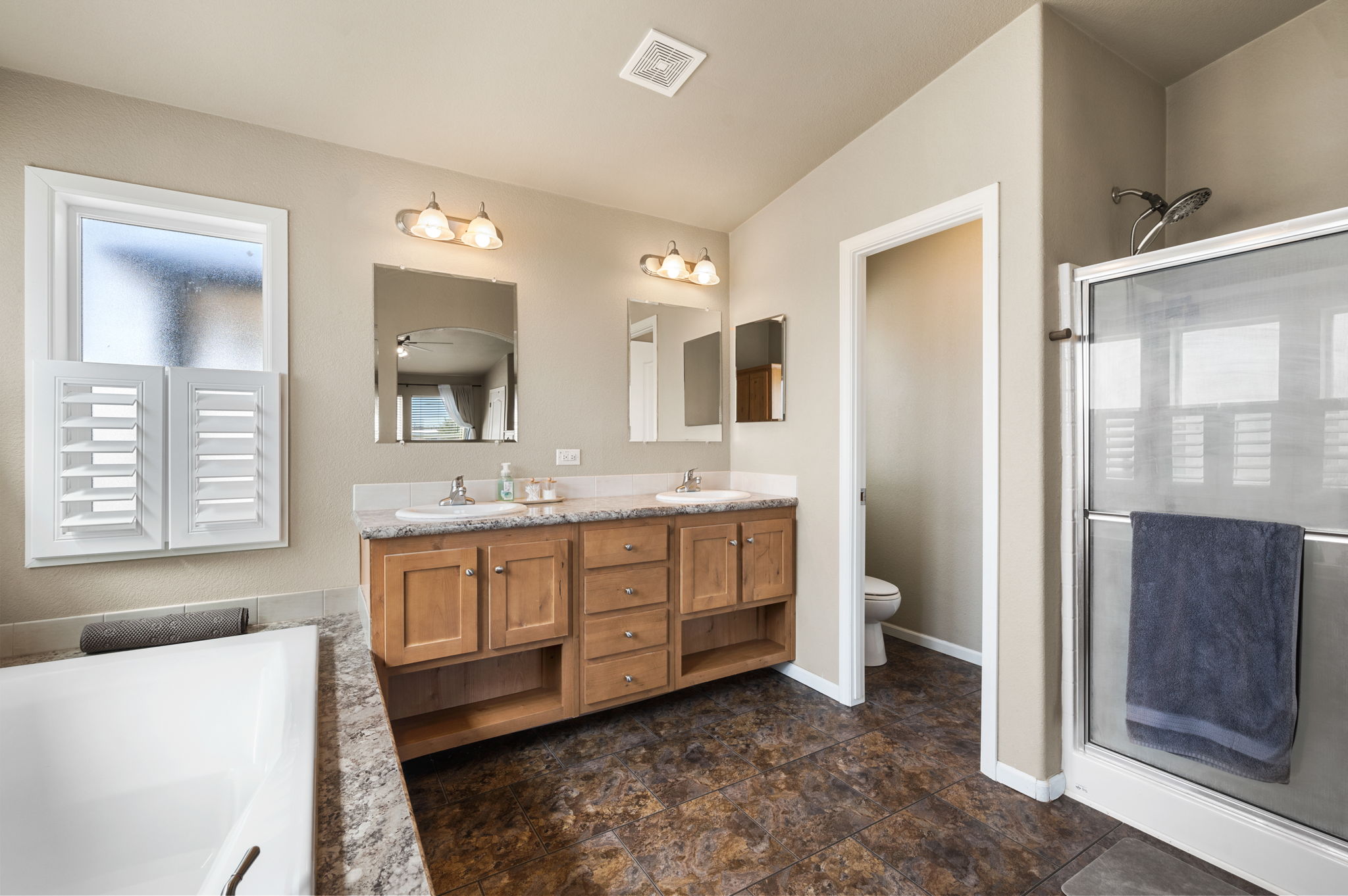 Primary Bathroom (2)