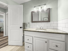 Bathroom 1 - IMG_6123