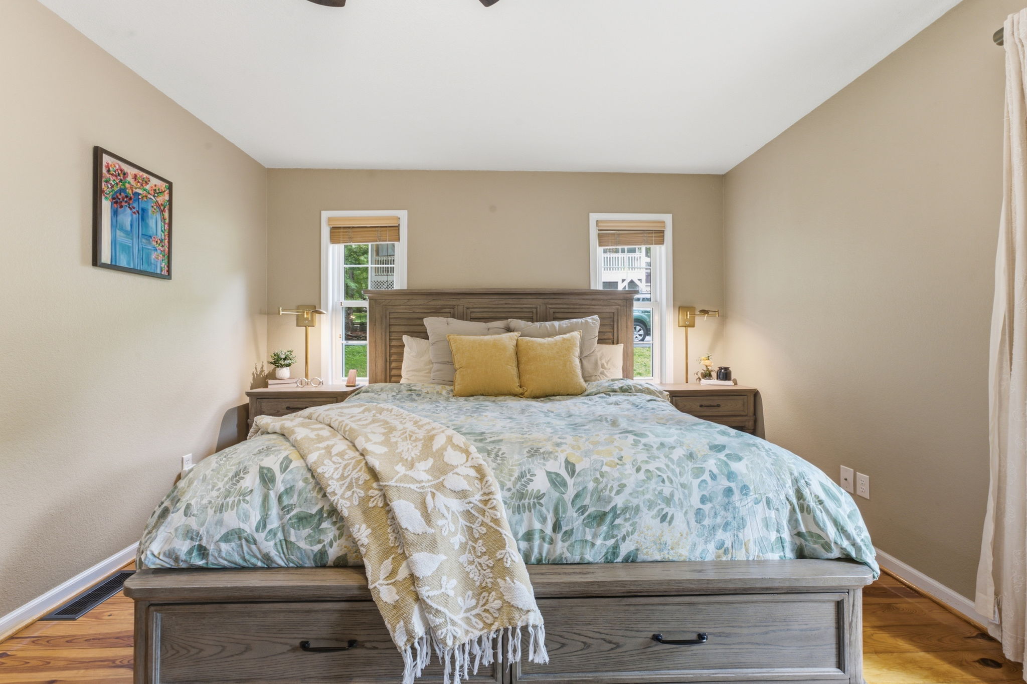  Photo 93