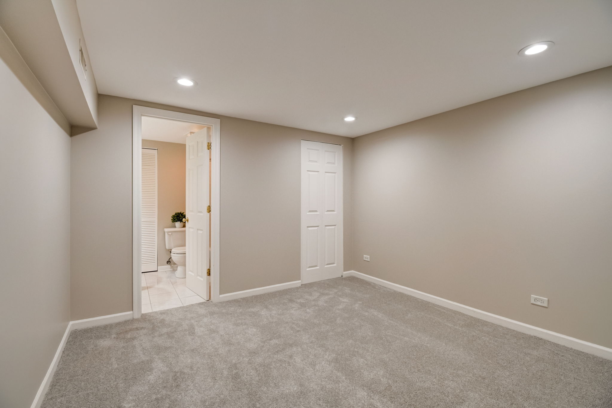 Shadowbend Dr-018