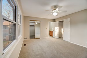 Shadowbend Dr-032