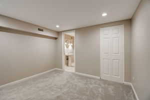Shadowbend Dr-019