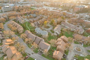 Shadowbend Dr-055